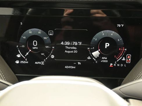 Used 2025 GMC Yukon Denali AWD/4WD image 17