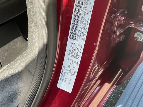 Used 2019 RAM 1500 Laramie AWD/4WD image 24