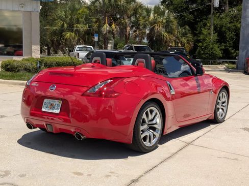 Used 2012 Nissan 370Z Roadster RWD image 3