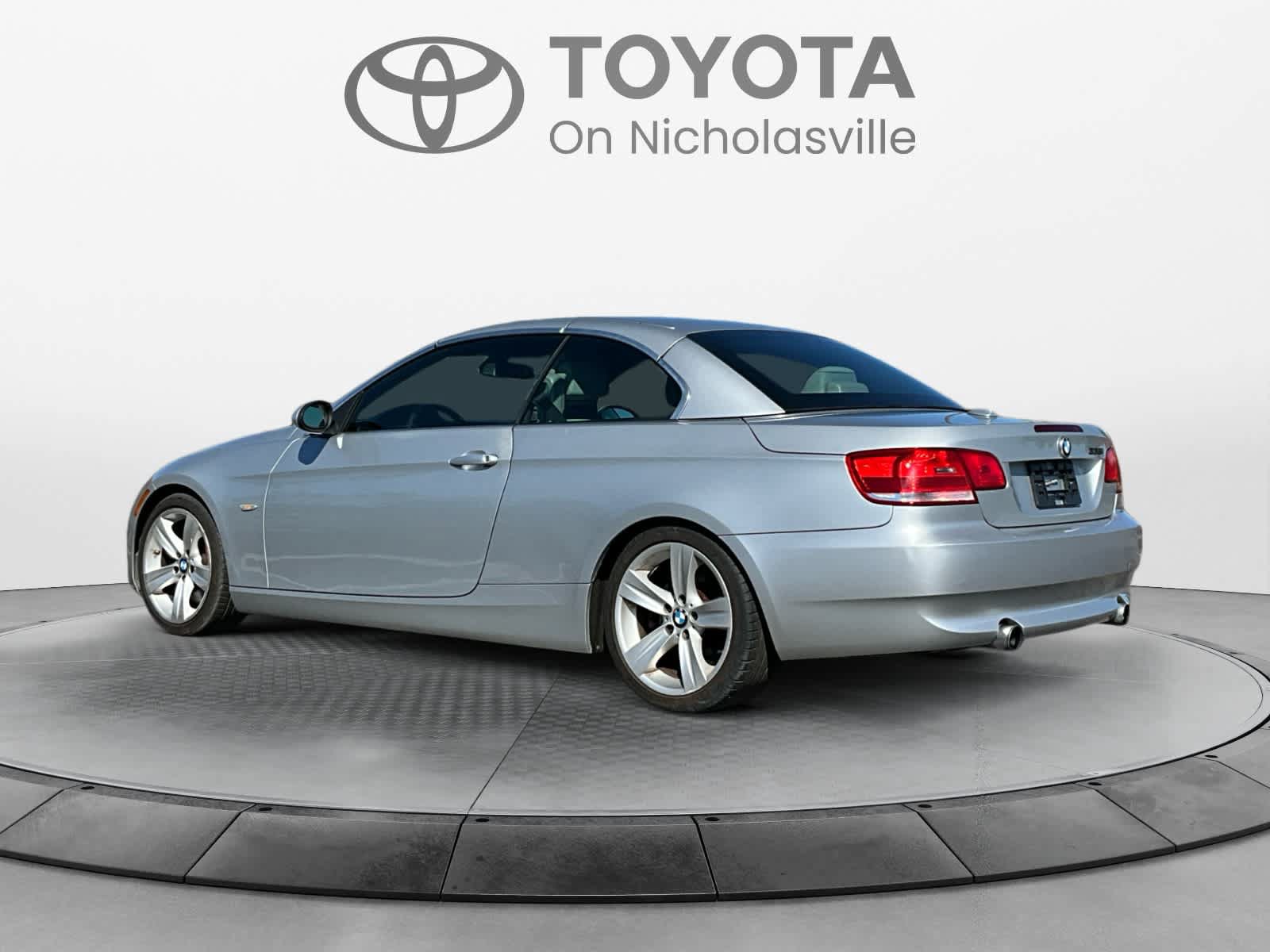 Used 2009 BMW 335i Convertible RWD image 3