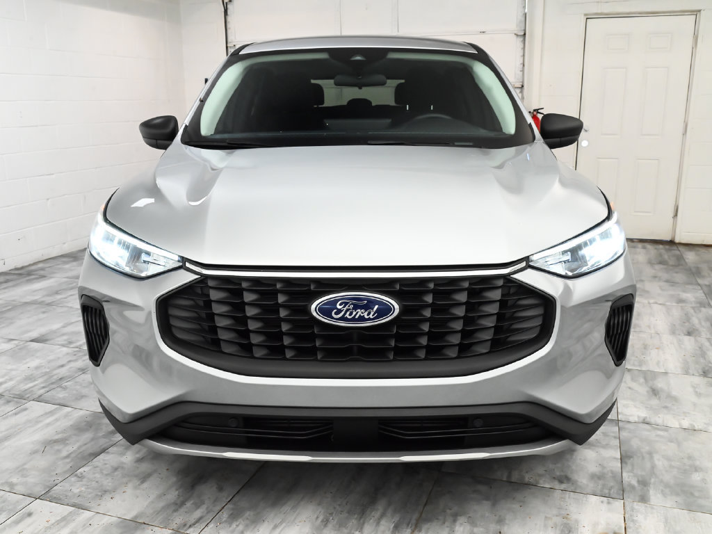 Used 2023 Ford Escape Active w/ Tech Pack #1 AWD/4WD image 2