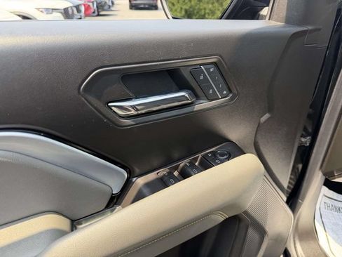 Used 2023 Chevrolet Colorado ZR2 w/ ZR2 Convenience Package III AWD/4WD image 18