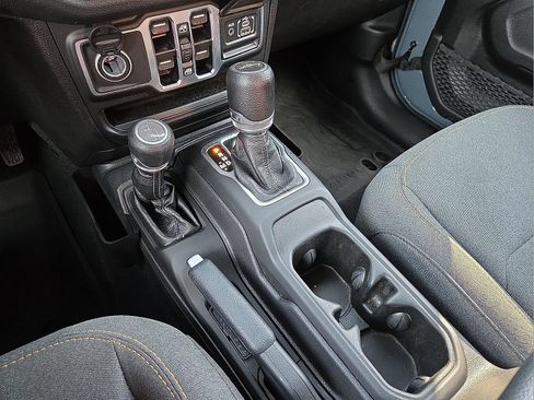Used 2024 Jeep Gladiator Sport AWD/4WD image 25