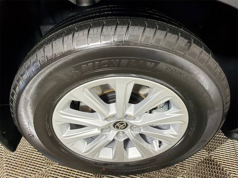 Used 2026 Toyota Grand Highlander XLE image 17