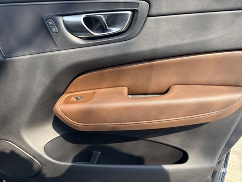 Used 2024 Volvo XC60 B5 Plus image 14