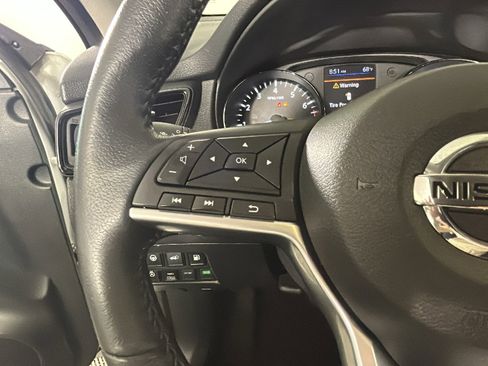 Used 2020 Nissan Rogue SV AWD/4WD image 17