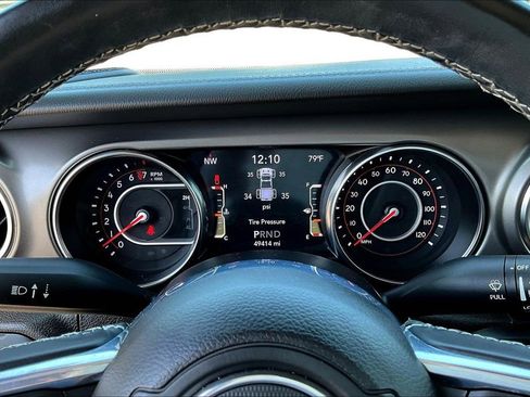Used 2022 Jeep Gladiator Rubicon w/ LED Lighting Group AWD/4WD image 16