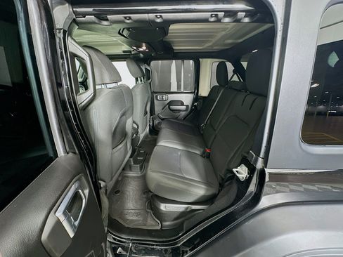 Used 2023 Jeep Wrangler Unlimited AWD/4WD image 28