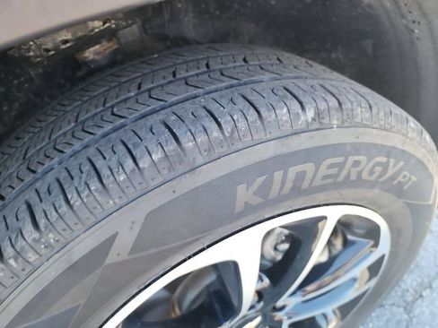 Used 2024 Chevrolet TrailBlazer LT AWD/4WD image 26