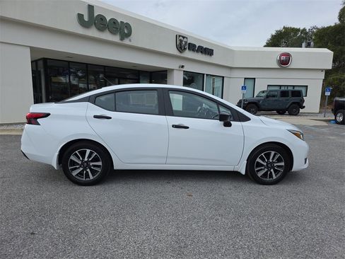 Used 2024 Nissan Versa S w/ S Plus Package image 4