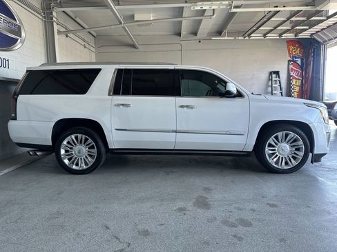 Used 2016 Cadillac Escalade ESV Platinum image 9