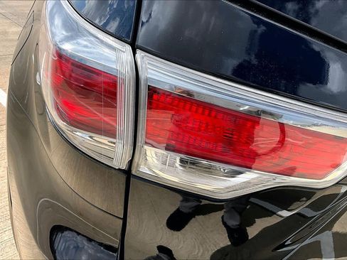 Used 2015 Toyota Highlander Limited Platinum image 29