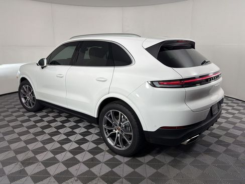 Used 2026 Porsche Cayenne AWD/4WD image 3