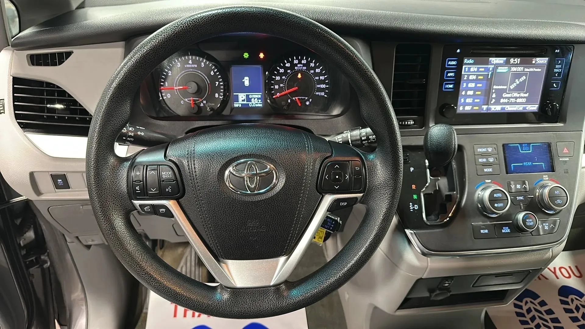 Used 2017 Toyota Sienna LE FWD image 24