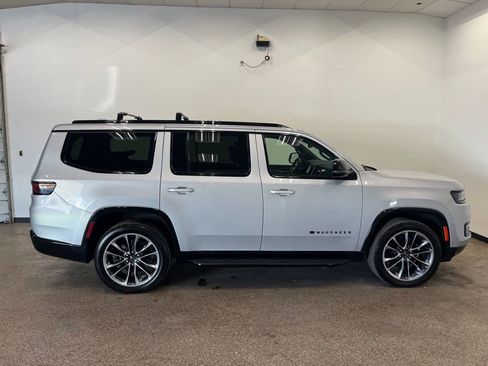 Used 2023 Jeep Wagoneer Series II AWD/4WD image 7