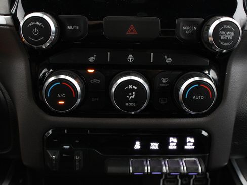 Used 2020 RAM 1500 Big Horn AWD/4WD image 19