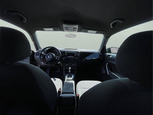 Used 2018 Volkswagen Beetle 2.0T FWD image 18