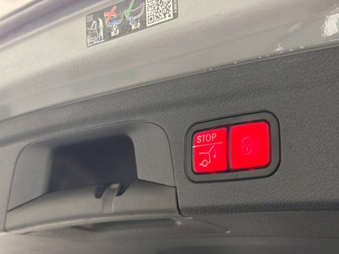 Used 2024 Mercedes-Benz GLE 350 4MATIC image 10