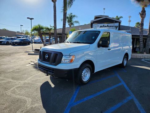 Used 2018 Nissan NV 2500 S RWD image 3
