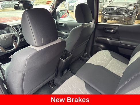 Certified 2022 Toyota Tacoma TRD Sport image 18