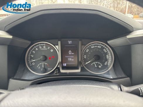 Used 2017 Toyota Tacoma SR5 image 31