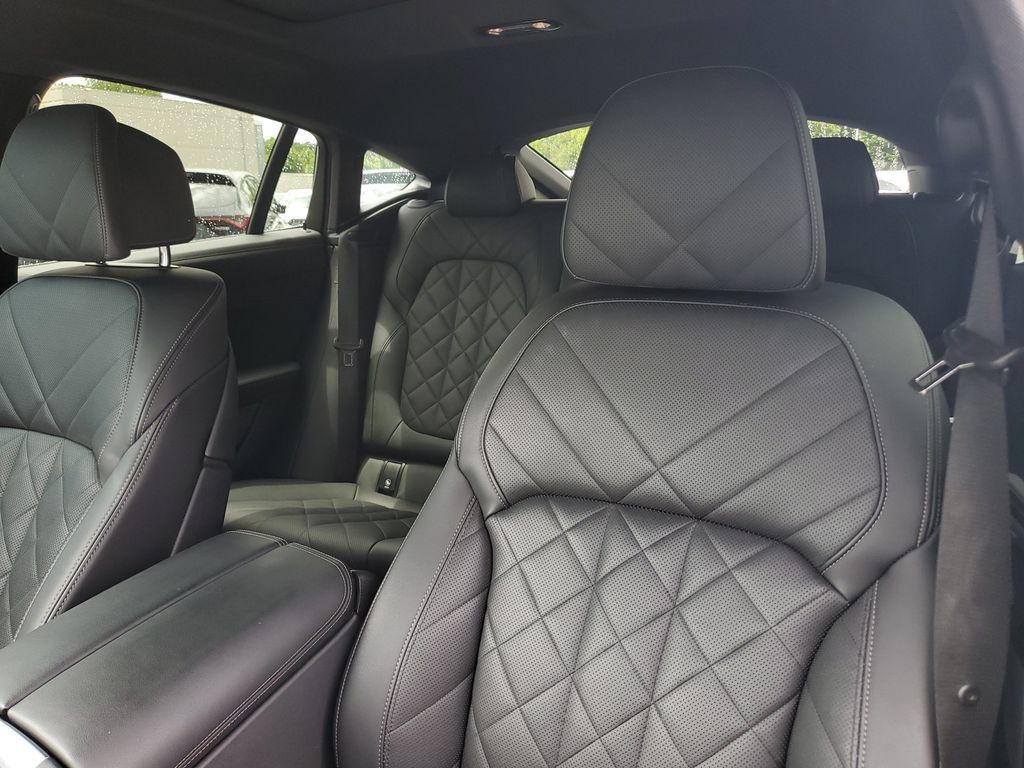 Used 2024 BMW X6 xDrive40i w/ Premium Package AWD/4WD image 18