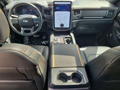 Used 2024 Ford Expedition Platinum AWD/4WD image 16