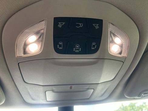 Used 2024 Chrysler Pacifica Touring-L FWD image 50