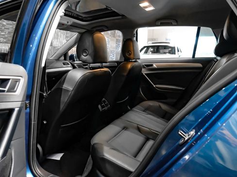 Used 2017 Volkswagen Golf Wolfsburg Edition FWD image 42