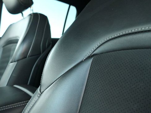 Used 2023 Jeep Grand Cherokee L Laredo image 11