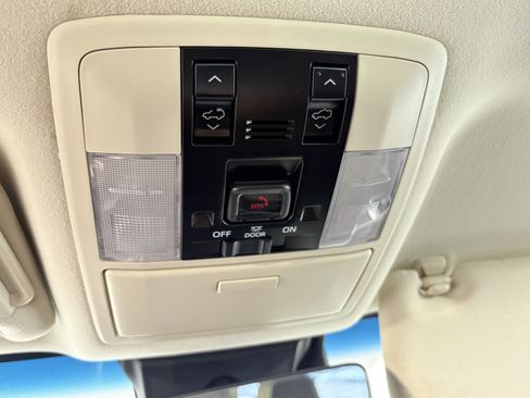 Used 2022 Lexus GX 460 Premium w/ Premium Package AWD/4WD image 40