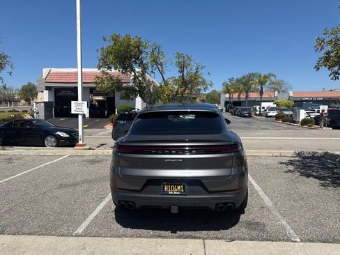 Used 2024 Porsche Cayenne Coupe image 7