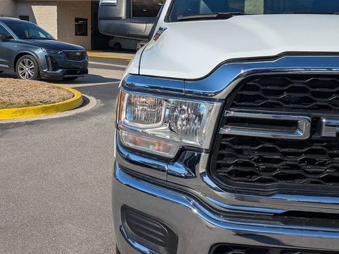 Used 2024 RAM 2500 Tradesman w/ Chrome Appearance Group AWD/4WD image 9