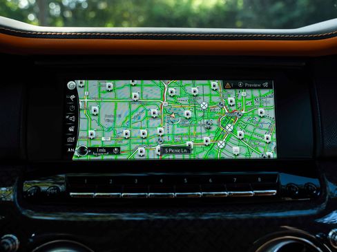 Used 2023 Rolls-Royce Cullinan Black Badge w/ Leather Finishing Pack image 33