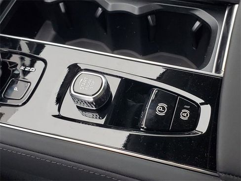 New 2026 Volvo XC90 B6 Ultra w/ Lounge Package image 25