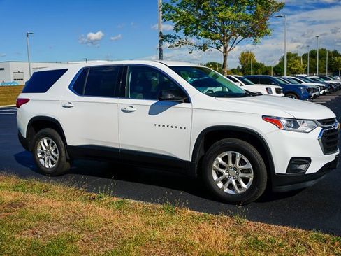 Used 2020 Chevrolet Traverse LS image 36