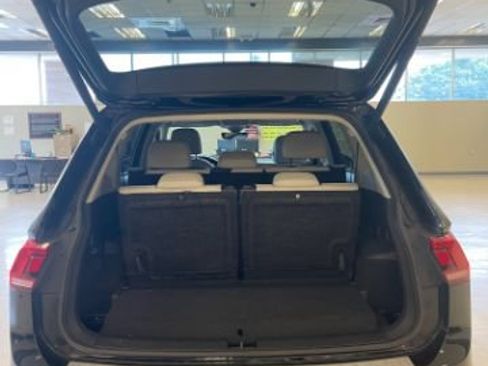 Used 2020 Volkswagen Tiguan SEL FWD image 15