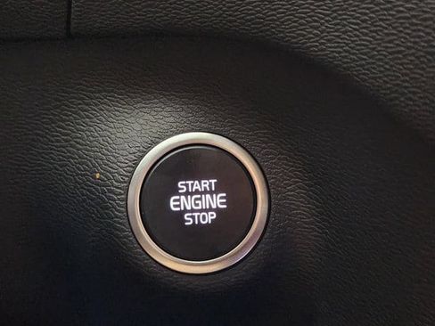 Certified 2026 Volvo XC40 B5 Plus AWD/4WD image 21