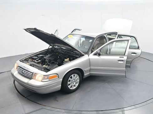 Used 2006 Ford Crown Victoria LX RWD image 42