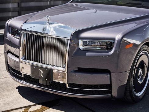 Used 2025 Rolls-Royce Phantom Sedan RWD image 8