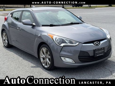 Used 2017 Hyundai Veloster FWD image 1