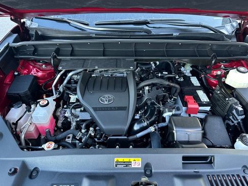 Used 2023 Toyota Highlander XLE image 31