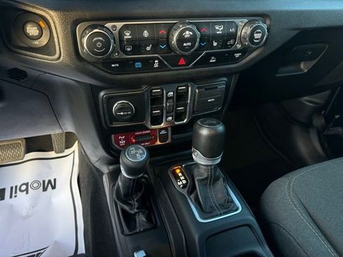 Used 2024 Jeep Wrangler Unlimited AWD/4WD image 21