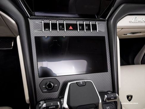 Used 2024 Lamborghini Urus S AWD/4WD image 41