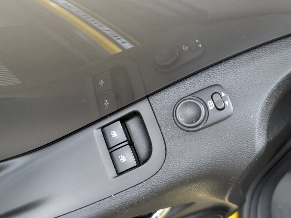 Used 2010 Chevrolet Camaro SS w/ LPO, Ground Effects Package RWD image 10