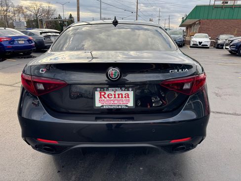 Used 2022 Alfa Romeo Giulia Veloce image 11