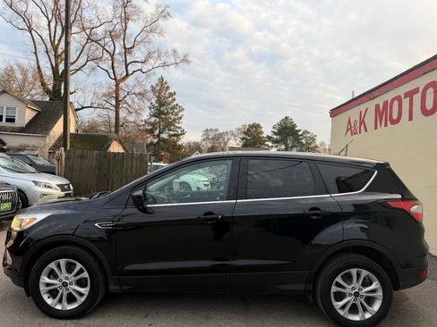 Used 2017 Ford Escape SE image 4