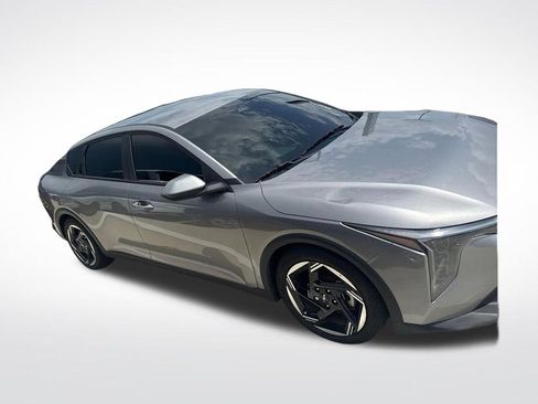 Used 2025 Kia K4 EX FWD image 2
