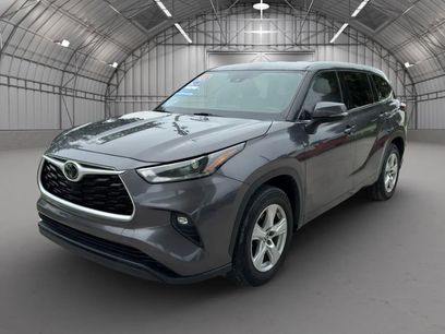 Used 2021 Toyota Highlander LE
