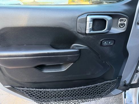 Used 2018 Jeep Wrangler Unlimited Rubicon image 21